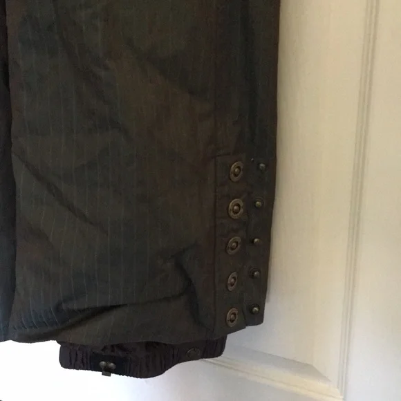 Roxy Snow coveralls. Taupe/turquoise pinstripes. Onesie. Hood/faux fur. Size S. - Picture 4 of 15